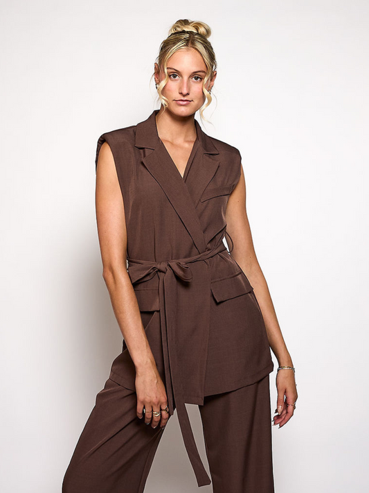 Loes gilet met ceintuur | Bruin | Tall