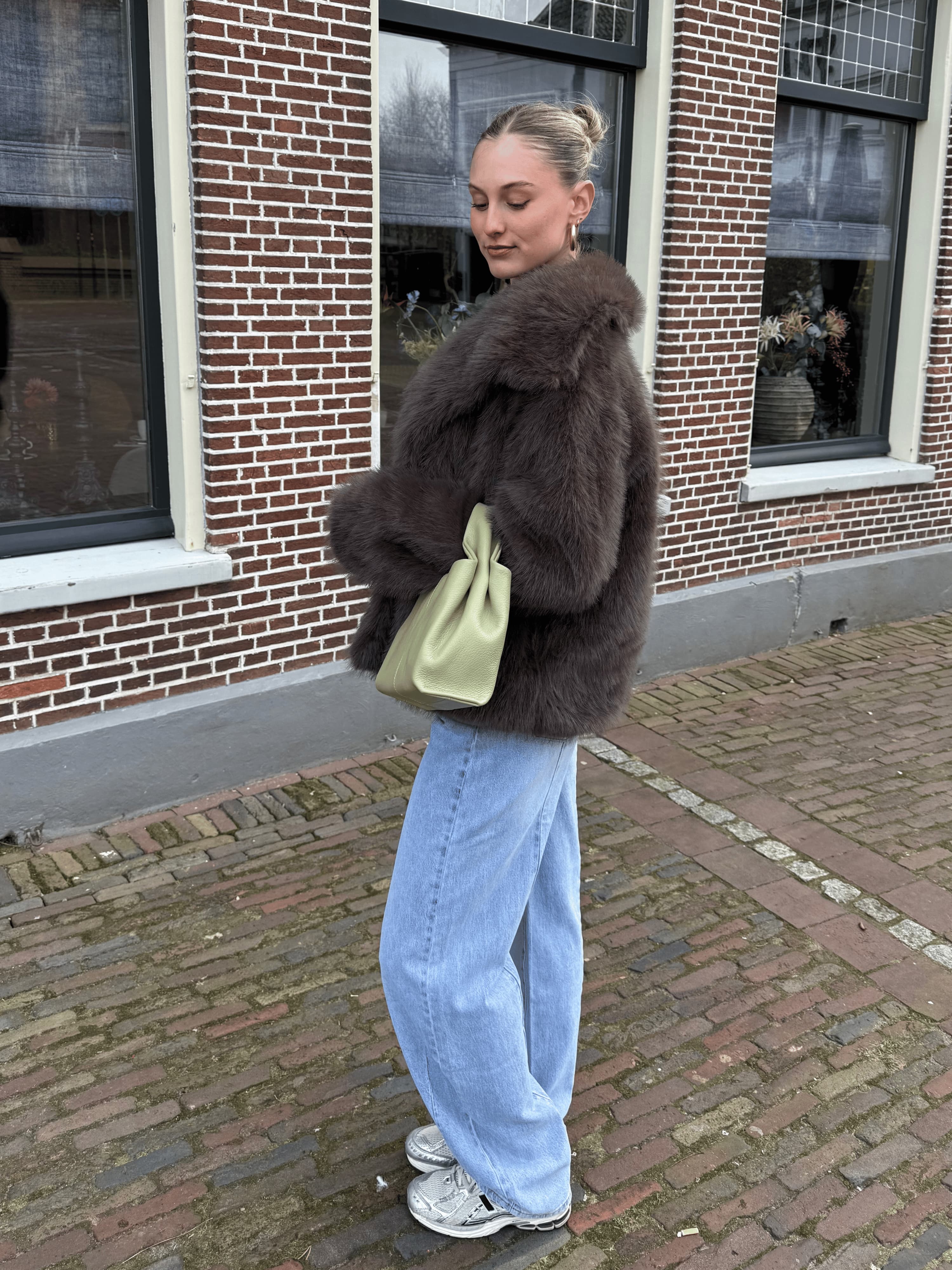 Lune Jas | Fake fur | Bruin | Tall | Extra lange mouwen – The