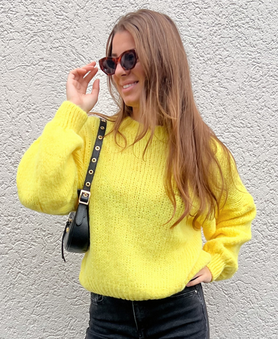 Lulu | Knitted sweater | Yellow