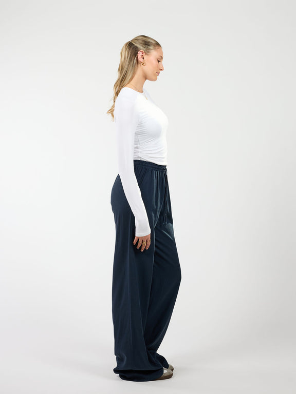 linnen-broek-navy-tall-de-perfecte-linnen-broek-voor-lange-meiden