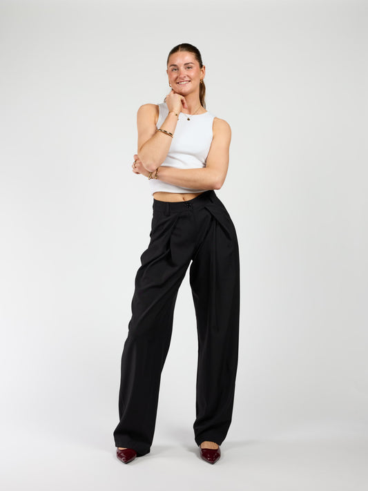 Ella | Wide leg pantalon met plooien | Zwart | Tall
