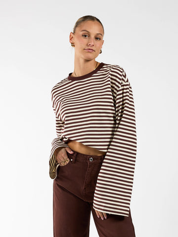 Nine Tee | Wijd uitlopende mouw | Gestreept cream bruin | Tall