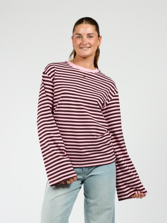 Nine Tee | Wijd uitlopende mouw | Gestreept roze bruin | Tall