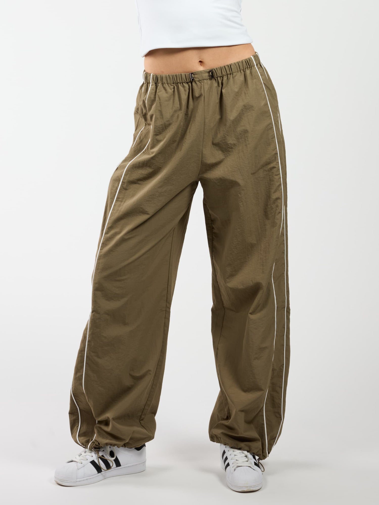 Noor Parachute Pants | Groen | Tall