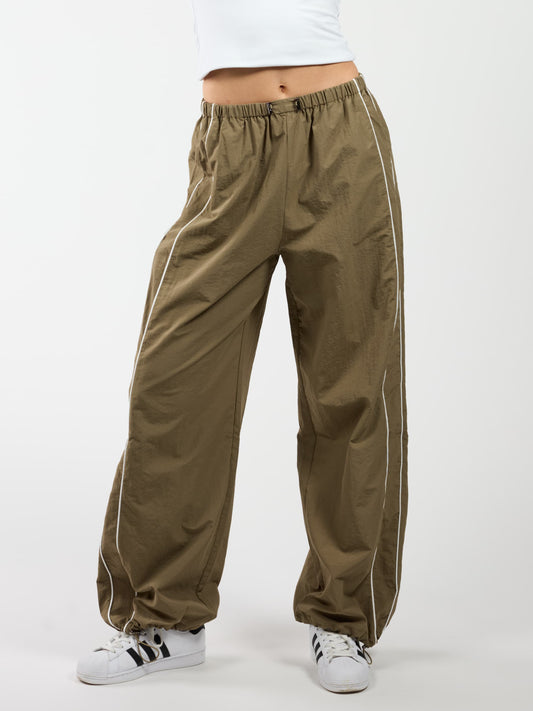 Noor Parachute Pants | Groen | Tall