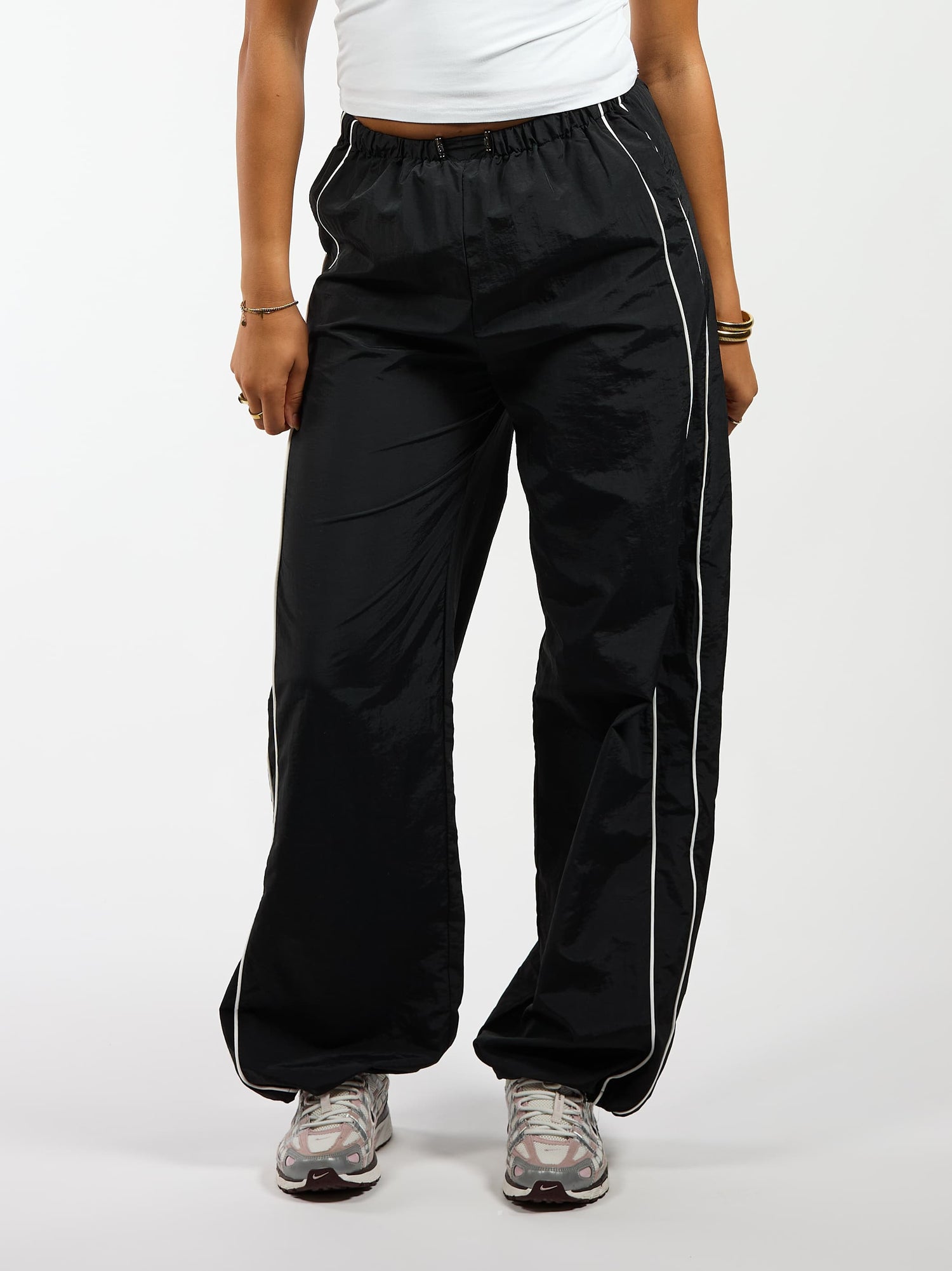 Noor Parachute Pants | Zwart | Tall