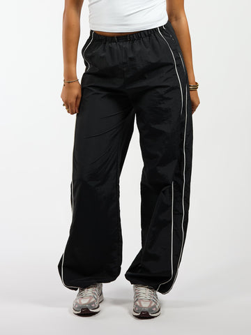 Noor Parachute Pants | Zwart | Tall